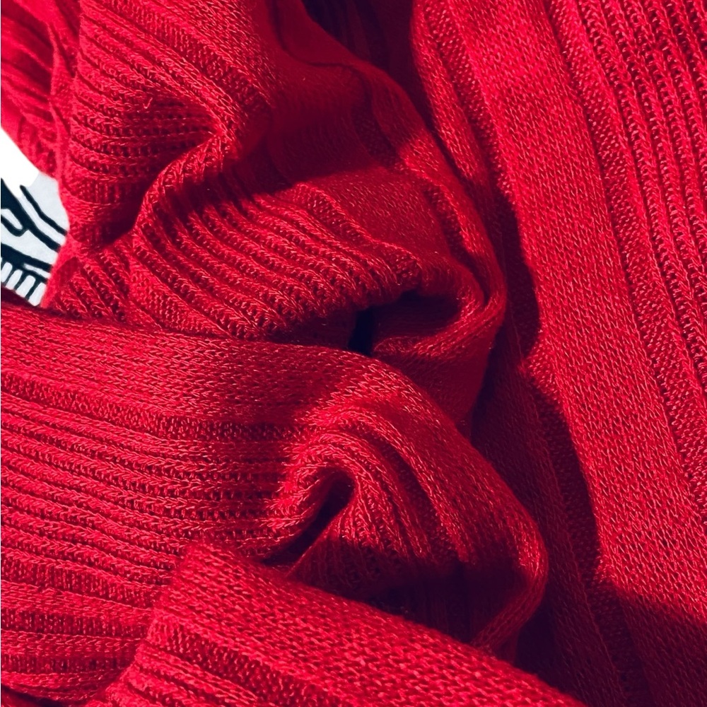 Revamped Crimson Long Sleeve Top Scoop Style Ruched of Shoulder Small - Picture 6 of 11